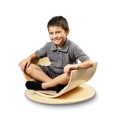 Assise pivotante en forme de U en bois